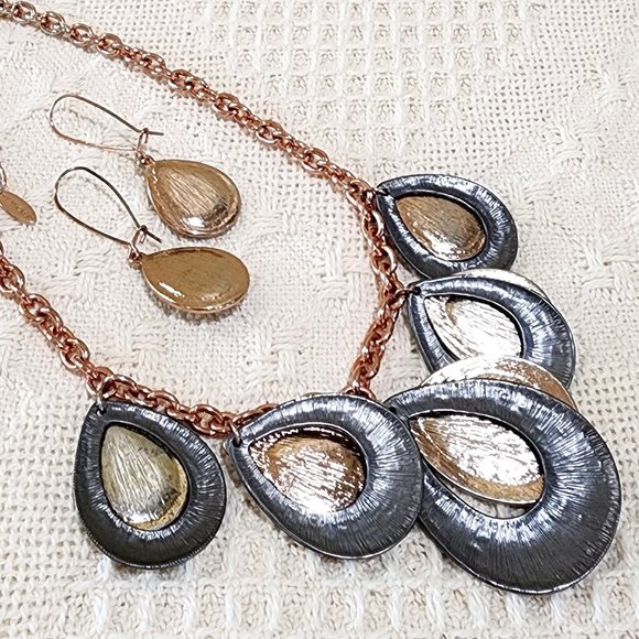 St Thomas Copper Gray Teardrop Rhinestone Statement Necklace Earrings Set - Picture 7 of 11